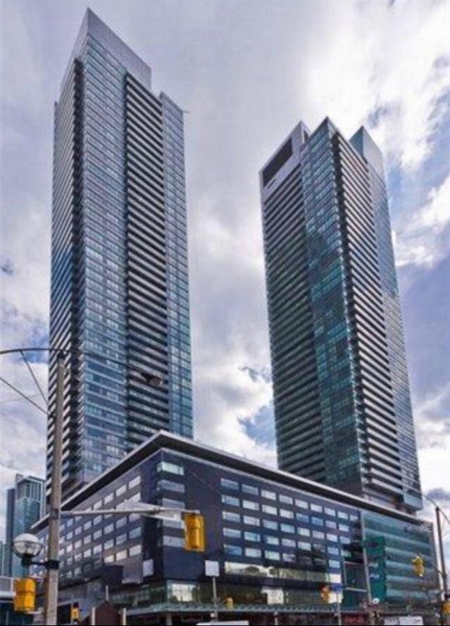 Beautiful Unit In Heart Of Downtown Toronto Apartment Exterior photo
